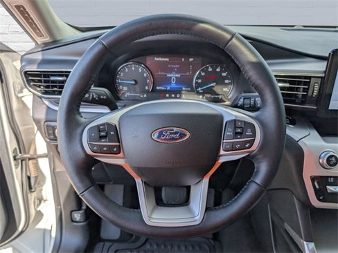 Used 2021 Ford Explorer XLT w/ Equipment Group 202A image 13