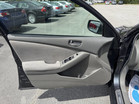 Used 2010 Nissan Altima 2.5 S image 11