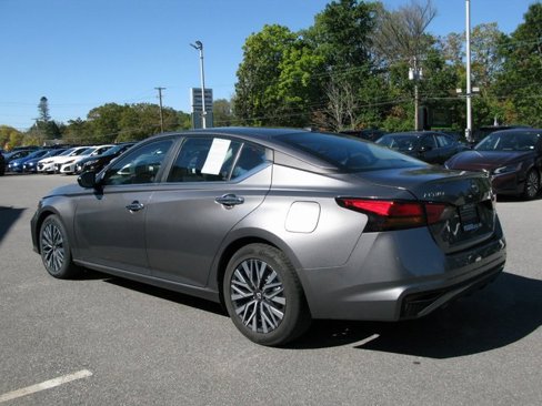 Used 2024 Nissan Altima 2.5 SV image 7