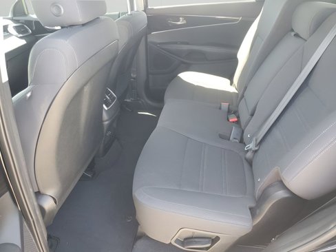 Used 2019 Kia Sorento L image 18