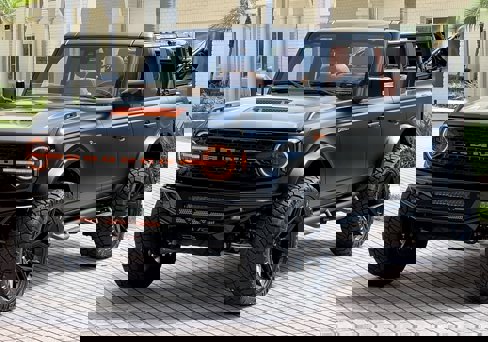 Used 2025 Ford Bronco Outer Banks image 4