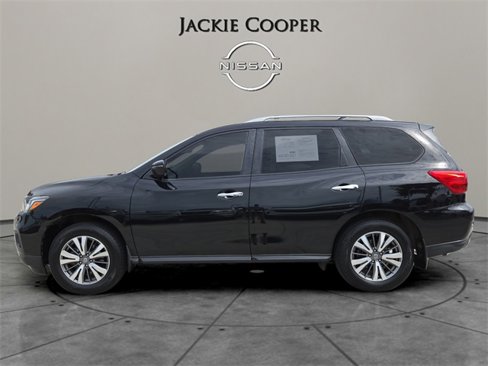 Certified 2020 Nissan Pathfinder SV image 2
