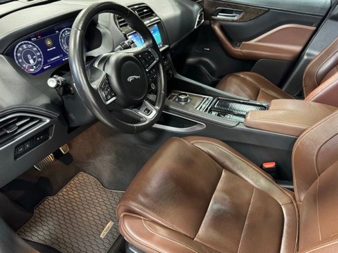 Used 2019 Jaguar F-PACE S image 11