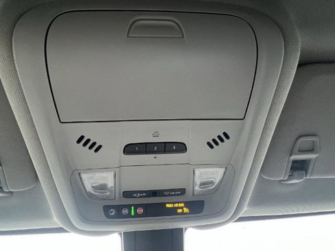 Certified 2020 Chevrolet Equinox Premier w/ LPO, Floor Liner Package image 36