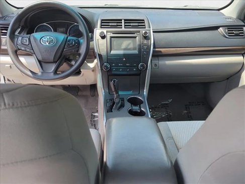 Used 2016 Toyota Camry LE image 15