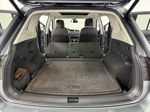 Used 2021 Volkswagen Tiguan SEL image 33