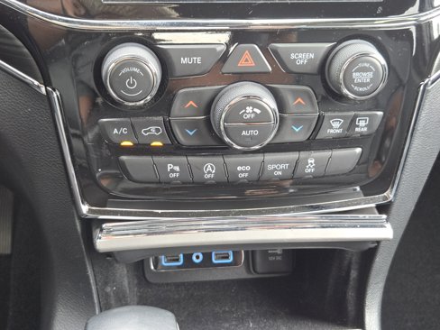 Used 2021 Jeep Grand Cherokee Limited w/ Sun & Sound Group image 19
