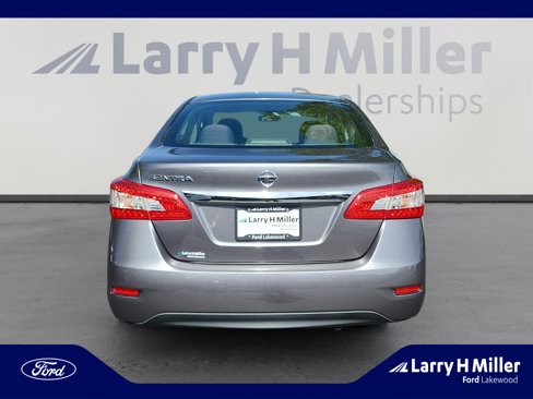 Used 2015 Nissan Sentra S image 4