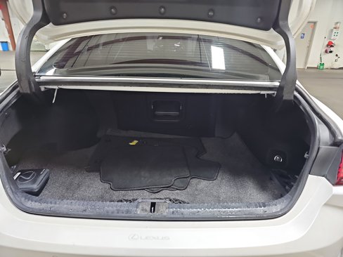 Used 2023 Lexus ES 300h w/ Premium Package image 14