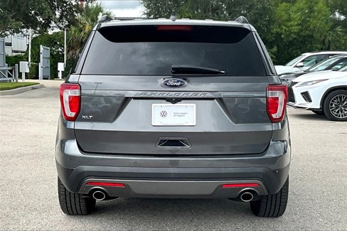 Used 2017 Ford Explorer XLT w/ Equipment Group 202A image 6