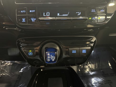 Used 2019 Toyota Prius image 26