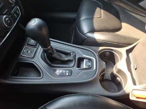 Used 2019 Jeep Cherokee Latitude Plus image 14