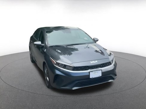 Used 2024 Kia Forte LXS image 3