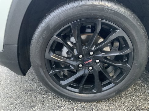 Certified 2023 GMC Terrain SLE w/ Driver Convenience Package image 9