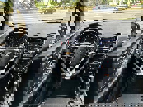 Used 2020 Chevrolet Trax LT w/ Redline Edition image 15