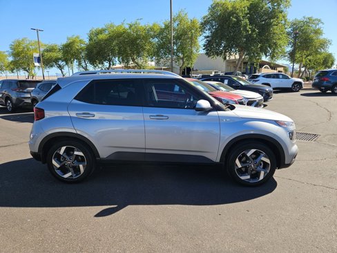 Used 2022 Hyundai Venue SEL image 4