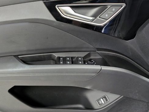 Used 2023 Audi Q4 e-tron Premium image 15