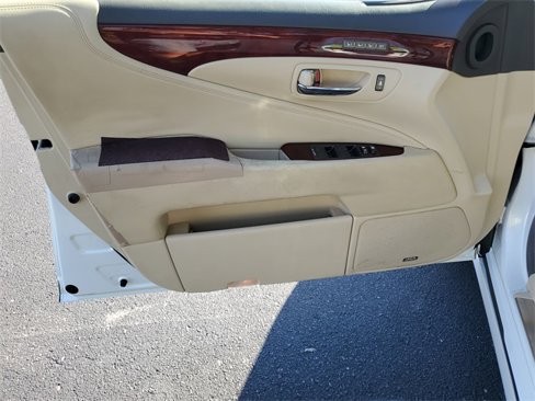 Used 2010 Lexus LS 460 image 20