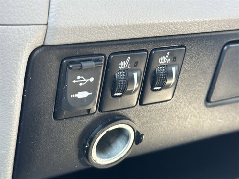Used 2016 Toyota Sienna XLE image 18
