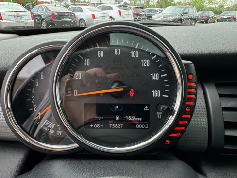 Used 2017 MINI Cooper 4-Door Hardtop image 12