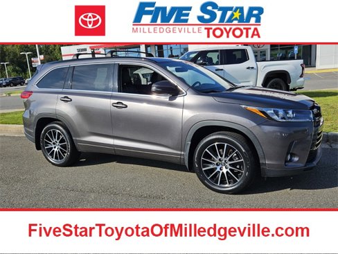 Used 2018 Toyota Highlander SE image 1