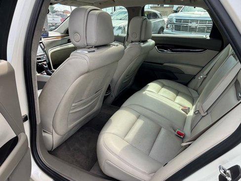 Used 2013 Cadillac XTS Platinum image 10