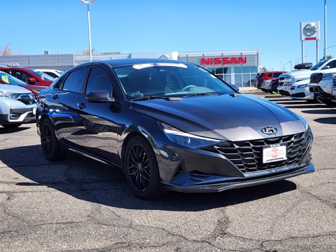 Used 2021 Hyundai Elantra SE image 5