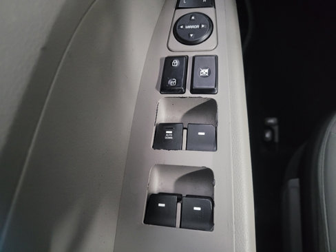 Used 2017 Hyundai Elantra SE image 27