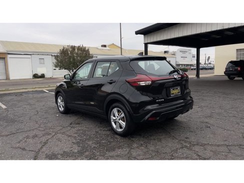 Used 2021 Nissan Kicks S image 9
