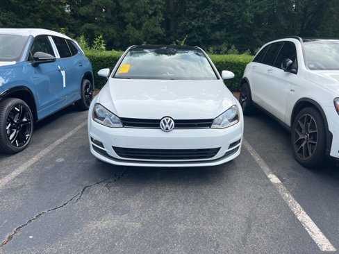 Used 2016 Volkswagen Golf SE image 5
