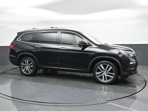 Used 2018 Honda Pilot Touring image 5