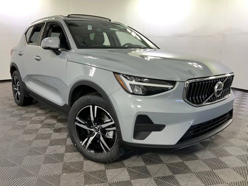 New 2025 Volvo XC40 B5 Core w/ Climate Package image 59