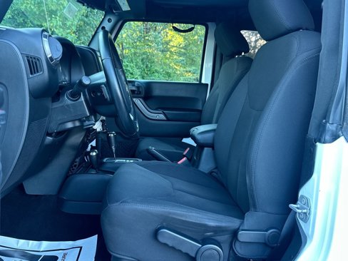 Used 2018 Jeep Wrangler Sport image 13
