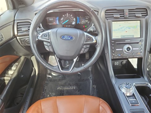 Used 2020 Ford Fusion Titanium image 11