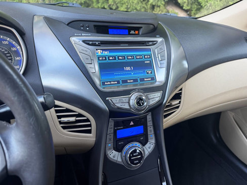 Used 2013 Hyundai Elantra Limited w/ Technology Pkg image 16