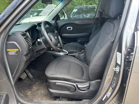 Used 2017 Kia Soul + image 8