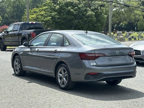 Used 2024 Volkswagen Jetta SE image 6