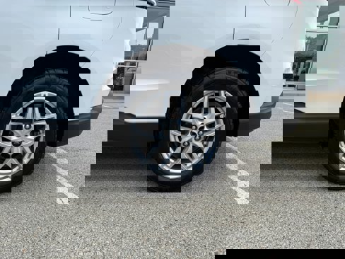 Certified 2024 Ford Edge SEL image 9