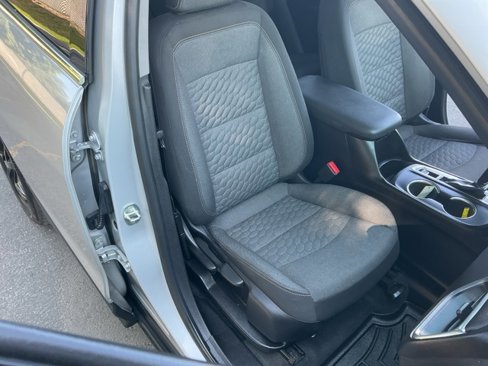 Used 2019 Chevrolet Equinox LT image 25