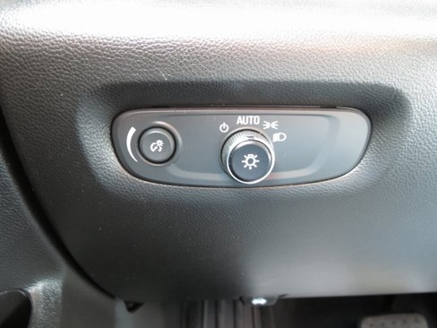 Used 2022 Chevrolet Traverse LT w/ LT Premium Package image 23