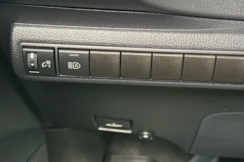 Used 2024 Toyota Corolla LE image 33