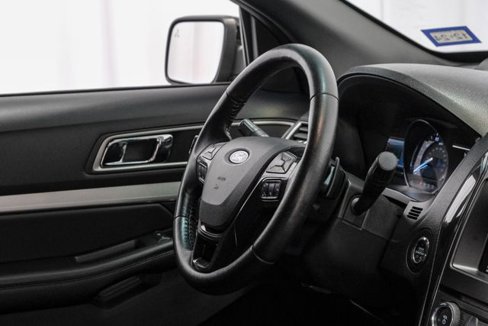 Used 2017 Ford Explorer XLT w/ Equipment Group 201A image 20