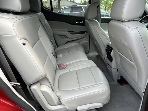 Used 2021 GMC Acadia SLT w/ Preferred Package image 18