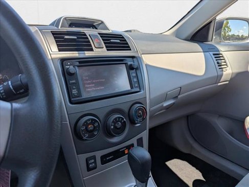 Used 2013 Toyota Corolla LE image 16