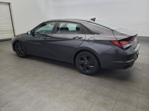 Used 2023 Hyundai Elantra SEL image 3