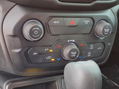 Used 2020 Jeep Renegade Sport w/ Sport Appearance Group image 11