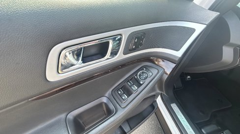 Used 2012 Ford Explorer Limited image 24