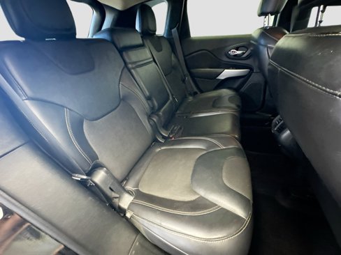 Used 2018 Jeep Cherokee Latitude Plus image 13