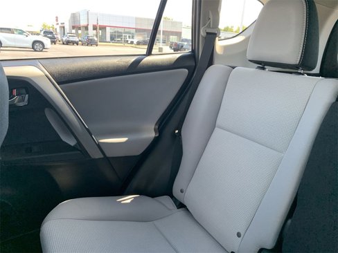 Used 2017 Toyota RAV4 XLE image 12