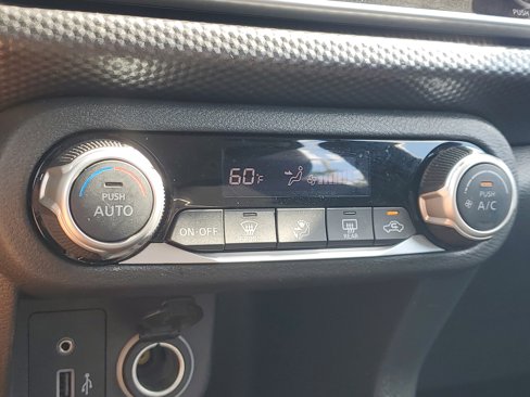 Certified 2020 Nissan Kicks SV image 26